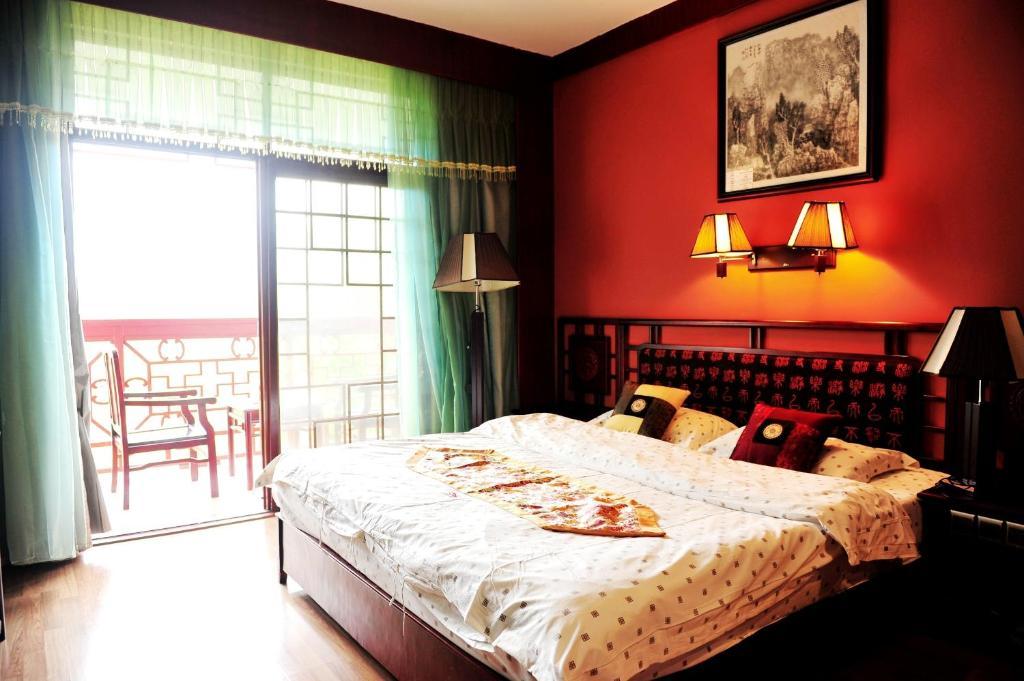 Dragon River Retreat Hotel Янгшуо Стая снимка