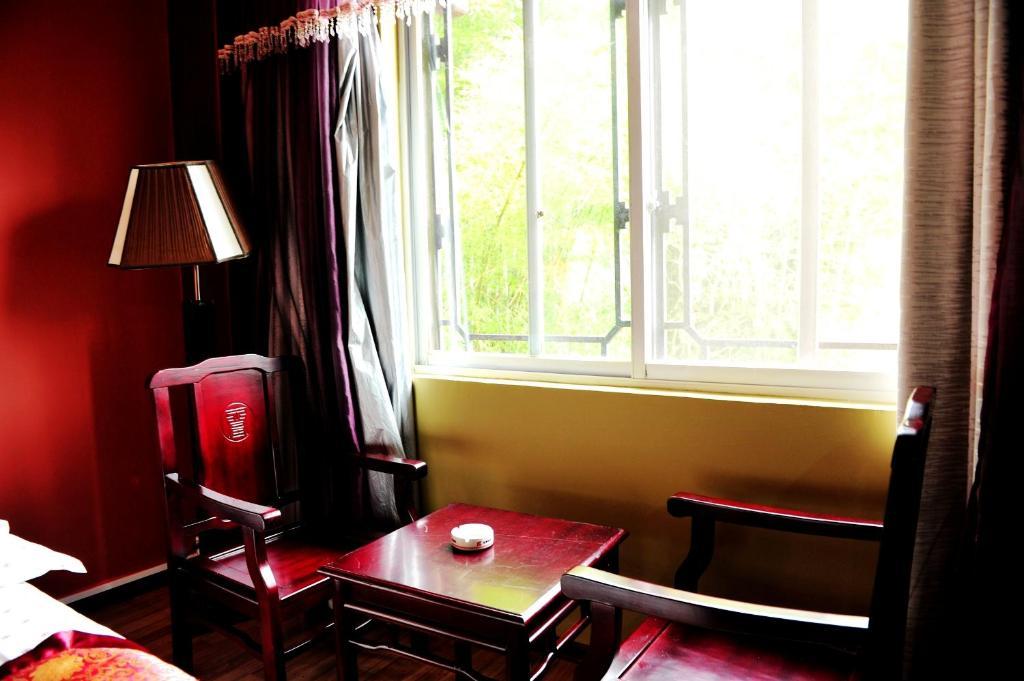 Dragon River Retreat Hotel Янгшуо Стая снимка