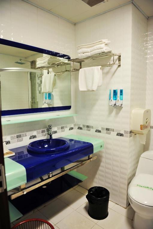 Dragon River Retreat Hotel Янгшуо Стая снимка